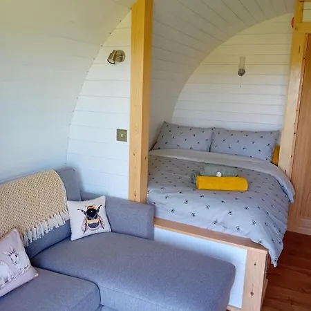 캠프장 Coombs Glamping Pods 댄비