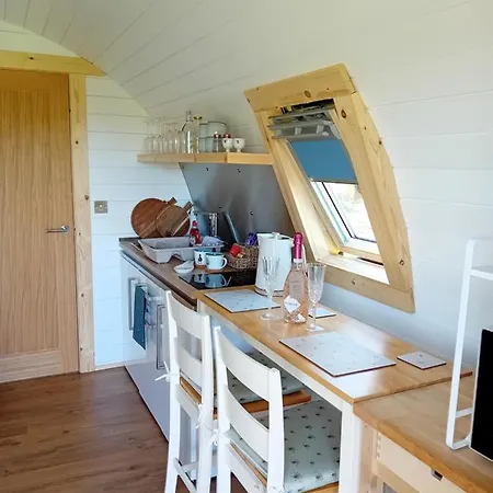 Coombs Glamping Pods 营地 *