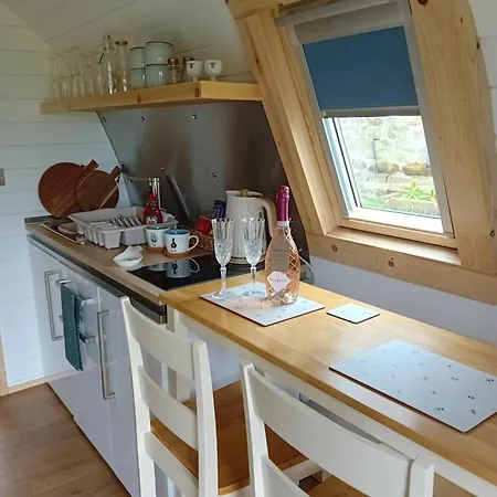 Coombs Glamping Pods 营地 *