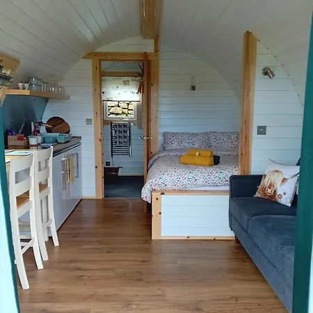 Coombs Glamping Pods Campeggio