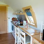 Coombs Glamping Pods 营地 *
